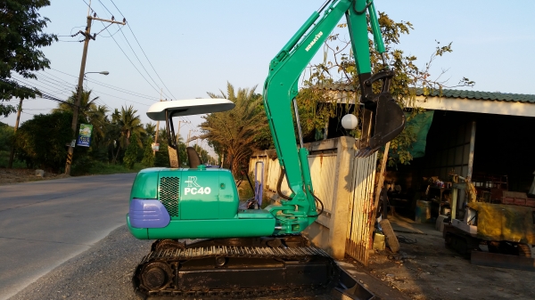 ขาย รถขุด KOMATSU รุ่น PC40-7- แทร็กเหล็ก มือสองญี่ปุ่น