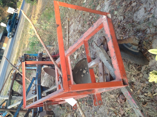 ==>ขายผานยกร่อง สำหรับรถ 34-47 แรงพร้อมคอกใส่ถังน้ำ ==>ขายผานยกร่อง สำหรับรถ 34-47 แรงพร้อมคอกใส่ถังน้ำ