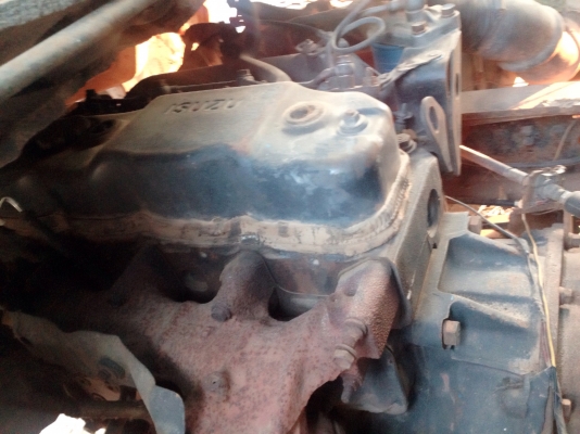 ISUZU NPR 115 HP 4BD1 หกล้อดั๊มพ์ ช่วงล่างใหญ่ติด F หน้าหลังครบ กระยะดั๊มพ์เหล็ก 4 ตันความยาว 3.60 เมตร เครื่องแรงดีไม่เยิ้ม หัวเก๋งมีผุบ้างเล็กน้อย ภายในเก๋งคอนโซลครบพร้อม ช่วงล่างคัชซีไม่ผุ ยาง 8.25 ขอบ 16 สภาพดี 60\% เอกสารเล่มทะเบียนชุดโอนครบพร้อม ราคา