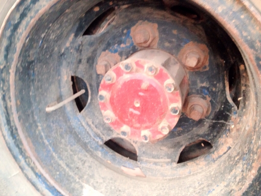 ISUZU NPR 115 HP 4BD1 หกล้อดั๊มพ์ ช่วงล่างใหญ่ติด F หน้าหลังครบ กระยะดั๊มพ์เหล็ก 4 ตันความยาว 3.60 เมตร เครื่องแรงดีไม่เยิ้ม หัวเก๋งมีผุบ้างเล็กน้อย ภายในเก๋งคอนโซลครบพร้อม ช่วงล่างคัชซีไม่ผุ ยาง 8.25 ขอบ 16 สภาพดี 60\% เอกสารเล่มทะเบียนชุดโอนครบพร้อม ราคา