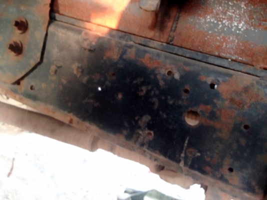 ISUZU NPR 115 HP 4BD1 หกล้อดั๊มพ์ ช่วงล่างใหญ่ติด F หน้าหลังครบ กระยะดั๊มพ์เหล็ก 4 ตันความยาว 3.60 เมตร เครื่องแรงดีไม่เยิ้ม หัวเก๋งมีผุบ้างเล็กน้อย ภายในเก๋งคอนโซลครบพร้อม ช่วงล่างคัชซีไม่ผุ ยาง 8.25 ขอบ 16 สภาพดี 60\% เอกสารเล่มทะเบียนชุดโอนครบพร้อม ราคา