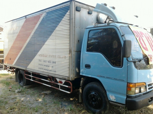 รถบรรทุก 6 ล้อกลาง