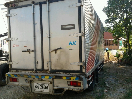 รถบรรทุก 6 ล้อกลาง