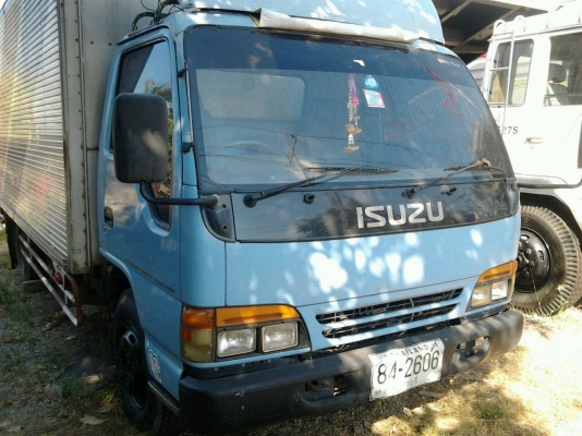 รถบรรทุก 6 ล้อกลาง