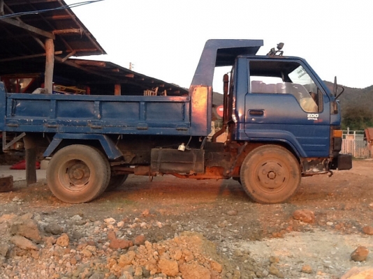 ขายถูก Toyota Dyna 200. ปี 2533