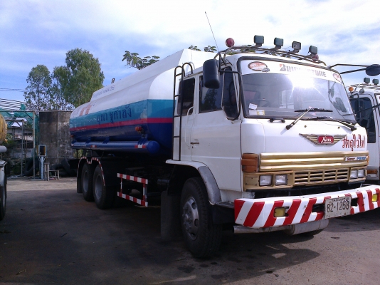 ขายรถบรรทุกน้ำมัน 17000 ลิตร ราคา 800,000 บาท ขายรถบรรทุกน้ำมัน 17000 ลิตร ราคา 800,000 บาท