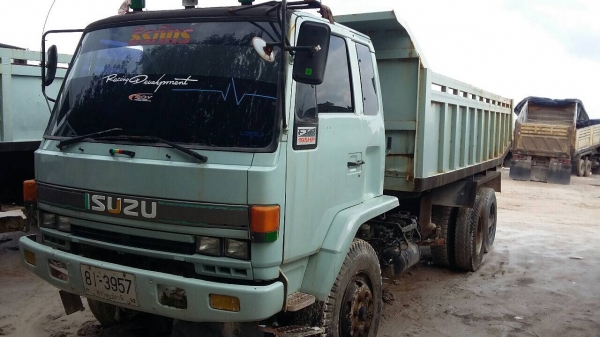 ชายรถสิบล้อนางฟ้า240ดั้ม2เพลา