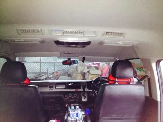 ขาย รถตู้ Toyota Ventury รุ่นV ปี2011 สีดำ ประกอบนอก เกียร์ออโต้ ไมล์ 22,000 กิโลแท้