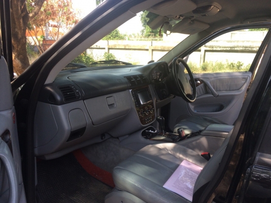 ขาย BENZ ML320 ปี2000 สีดำ เกียร์ออโต้ สภาพเดิม ไมล์ 80000 ก.ม. ขาย BENZ ML320 ปี2000 สีดำ เกียร์ออโต้ สภาพเดิม ไมล์ 80000 ก.ม.