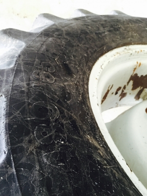 ขาย !!! รถไถ FORD 8240 (2เพลา) รถนอก มีเอกสาร สภาพพร้อมใช้ ไฟฟ้าครบ ขาย !!! รถไถ FORD 8240 (2เพลา) รถนอก มีเอกสาร สภาพพร้อมใช้ ไฟฟ้าครบ