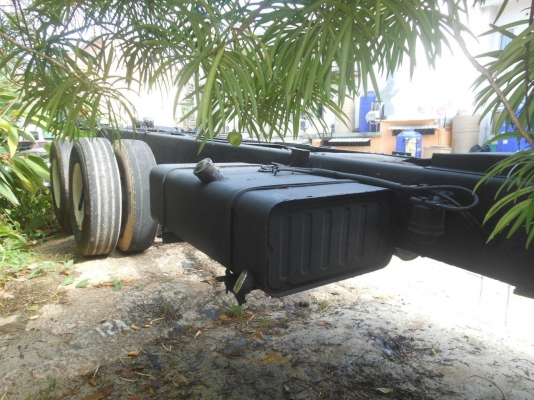 ขายรถ10 ล้อบรรทุกน้ำ Isuzu 270 แรงม้า 3 เพลา