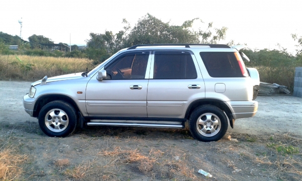 crv ปี 2000  เครื่องดี ช่วงล่างเงียบ เกียร์เพิ่งเปลี่ยน ซื้อไปใช้กันยาว ๆ