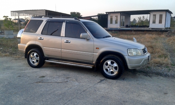 crv ปี 2000  เครื่องดี ช่วงล่างเงียบ เกียร์เพิ่งเปลี่ยน ซื้อไปใช้กันยาว ๆ