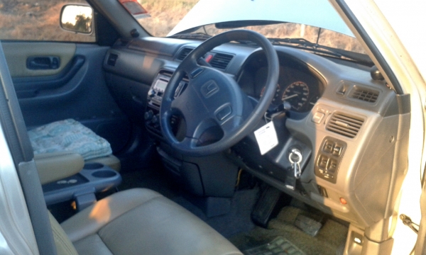 crv ปี 2000  เครื่องดี ช่วงล่างเงียบ เกียร์เพิ่งเปลี่ยน ซื้อไปใช้กันยาว ๆ