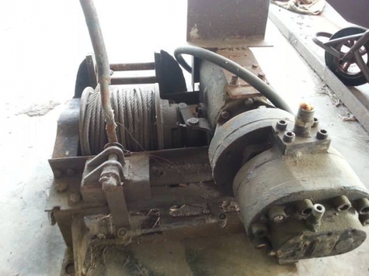 ขายวิน น้ำมันรุ่นใหม่ สลิง 4 หุน ดึงรถสิบล้อสบาย 27000