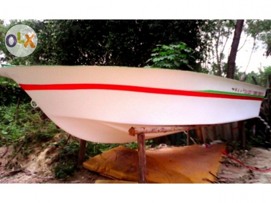 เรือไฟเบอร์ 13 ฟุ๊ต มีห้องปลาเป็น