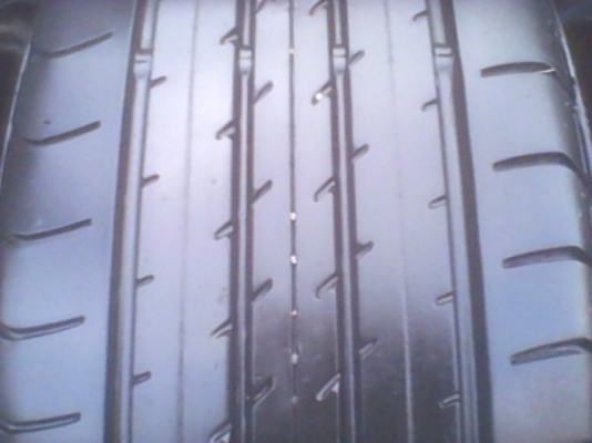 ยางดันลอป สปอร์ต 195/45/16 ปี 13  2000 บาท