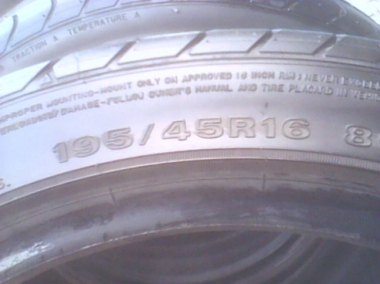 ยางดันลอป สปอร์ต 195/45/16 ปี 13  2000 บาท