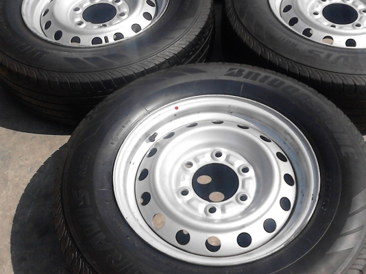 กะทะล้อ  6 รู พร้อมยาง ชุด 4 ล้อ ยาง BRIDGESTONE DURAVIS R611  มี 4 ล้อ  TEL.081-427-3941