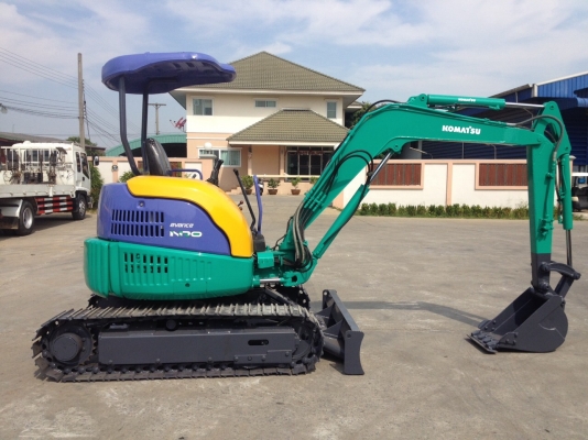 รถขุด แบคโฮล KOMATSU PC30MR-1 ทำสีใหม่ นำเข้า มือสองจากญี่ปุ่น