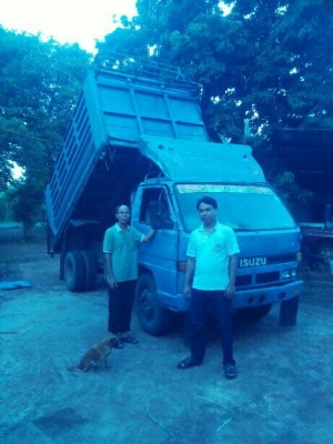 รถบรรทุก 6 ล้อดัมพ์ ISUZU NPR เกียร์สั้น  115 แรงม้า สามารถดูสภาพรถและทดลองขับได้ก่อนและต่อรองราคาได้อีกครับ