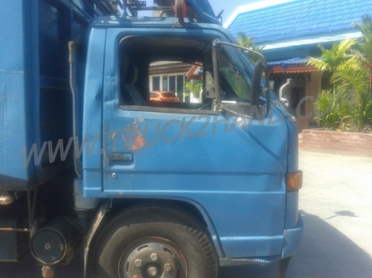 รถบรรทุก 6 ล้อดัมพ์ ISUZU NPR เกียร์สั้น  115 แรงม้า สามารถดูสภาพรถและทดลองขับได้ก่อนและต่อรองราคาได้อีกครับ