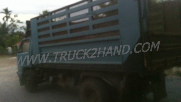 รถบรรทุก 6 ล้อดัมพ์ ISUZU NPR เกียร์สั้น  115 แรงม้า สามารถดูสภาพรถและทดลองขับได้ก่อนและต่อรองราคาได้อีกครับ