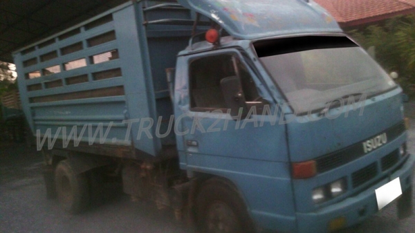 รถบรรทุก 6 ล้อดัมพ์ ISUZU NPR เกียร์สั้น  115 แรงม้า สามารถดูสภาพรถและทดลองขับได้ก่อนและต่อรองราคาได้อีกครับ