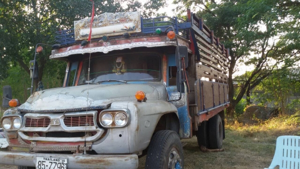 หกล้อ อีซูซุ165แรง power ช่วงล่างใหญ่ 7เกียร์ สโลส์อินเตอร์4สปรึค สภาพพร้อมลุย ทะเบียน พร้อมโอน