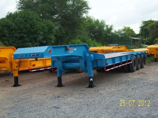 LOW BED 3 เพลา พื้นปิดสูง 1.15x2.5x12.5 เมตร ติดต่อคุณนริศ 081-733-5156