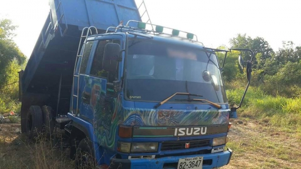 ขาย6ล้อดัมพ์ 195FRR 6HE1ยาง8.25R16 กระบะดัมพ์5คิว แชชซีสวยเครื่องดี พ.เพาเวอร์เบรคทิ๊ฟฟี่ เอกสารเล่มทะเบียนพร้อมโอน แอร์เย็น