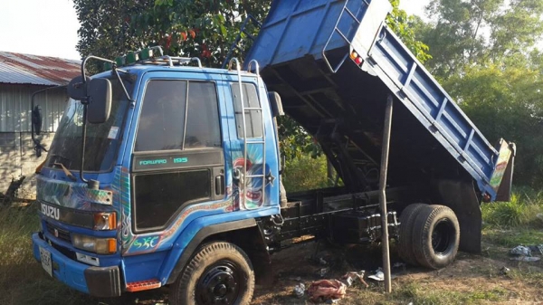 ขาย6ล้อดัมพ์ 195FRR 6HE1ยาง8.25R16 กระบะดัมพ์5คิว แชชซีสวยเครื่องดี พ.เพาเวอร์เบรคทิ๊ฟฟี่ เอกสารเล่มทะเบียนพร้อมโอน แอร์เย็น