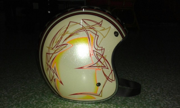 ขายหมวกกันน็อคของBell CustomแนวCafe racerตัวLimitedลายกราฟฟิคคาดดาวSize Lฟองน้ำแน่นสภาพดี฿4800ลดได้