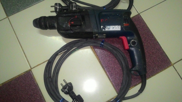 ขายสว่านระบบเจาะกระแทกปูนยี่ห้อBoschรุ่นGBH2-23REปรับเดินหน้าถอยหลังได้สภาพพร้อมใช้งานครับ ขายสว่านระบบเจาะกระแทกปูนยี่ห้อBoschรุ่นGBH2-23REปรับเดินหน้าถอยหลังได้สภาพพร้อมใช้งานครับ