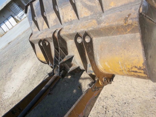 ขายรถตักKOMATSU-515รถต่อแขนแล้วสภาพพร้อมใช้งาน