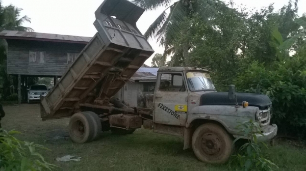 ขาย 6 ล้อหัวยาวดั้ม เครื่อง DA640 140 แรงม้า เฟืองท้าย FUSO คัสซีสวย ดั้มดี มีเล่มทะเบียนแต่ไม่มีชุดโอน ราคาต่อรองได้