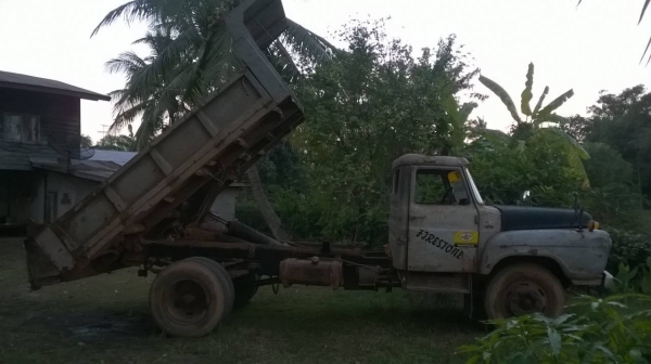 ขาย 6 ล้อหัวยาวดั้ม เครื่อง DA640 140 แรงม้า เฟืองท้าย FUSO คัสซีสวย ดั้มดี มีเล่มทะเบียนแต่ไม่มีชุดโอน ราคาต่อรองได้