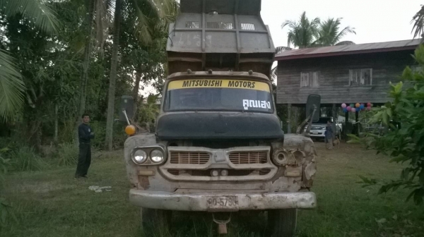 ขาย 6 ล้อหัวยาวดั้ม เครื่อง DA640 140 แรงม้า เฟืองท้าย FUSO คัสซีสวย ดั้มดี มีเล่มทะเบียนแต่ไม่มีชุดโอน ราคาต่อรองได้