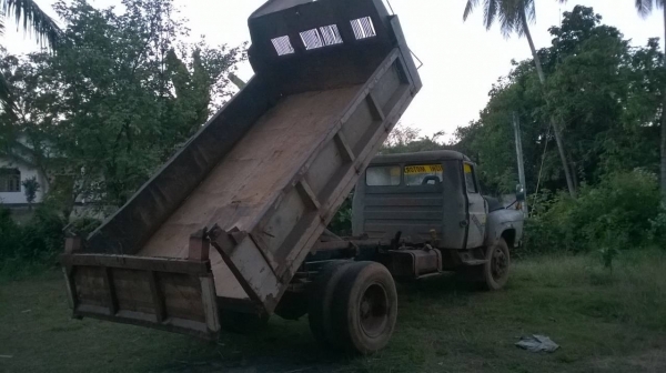 ขาย 6 ล้อหัวยาวดั้ม เครื่อง DA640 140 แรงม้า เฟืองท้าย FUSO คัสซีสวย ดั้มดี มีเล่มทะเบียนแต่ไม่มีชุดโอน ราคาต่อรองได้