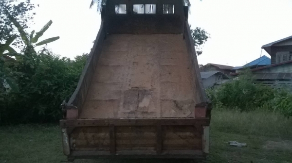 ขาย 6 ล้อหัวยาวดั้ม เครื่อง DA640 140 แรงม้า เฟืองท้าย FUSO คัสซีสวย ดั้มดี มีเล่มทะเบียนแต่ไม่มีชุดโอน ราคาต่อรองได้