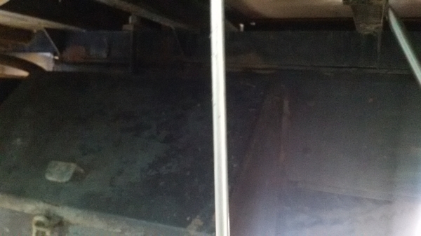 10ล้อตู้เปียก 175แรง  เครื่อง คัสซีสวยมาก ตู้สวย