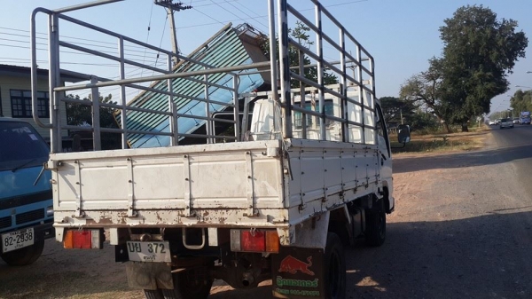 ขาย6ล้อเล็ก ปี55อีซูซุ110แรงยาว3.20เมตร สภาพพร้อมใช้งาน เอกสารเล่มทะเบียนพร้อมโอน แชชซีสวย แหนบหน้าคานหน้า ขาย6ล้อเล็ก ปี55อีซูซุ110แรงยาว3.20เมตร สภาพพร้อมใช้งาน เอกสารเล่มทะเบียนพร้อมโอน แชชซีสวย แหนบหน้าคานหน้า