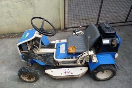 ขาย รถตัดหญ้าแบบนั่งขับ OREC RM82A 14 hp เครื่อง KAWASAKI 290V นำเข้าจากญี่ปุ่น ราคา42,000