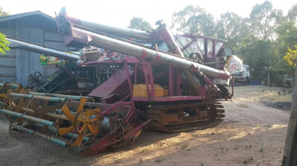 ขายรถเกี่ยวข้าวเกษตรพัฒนา รุ่นซุปเปอร์ไวไฟ 195 ปั๊ม22โซ่เปลี่ยนใหม่ อุ้ม สภาพพร้อมใช้งาน เครื่องดี ตัวเดิน10