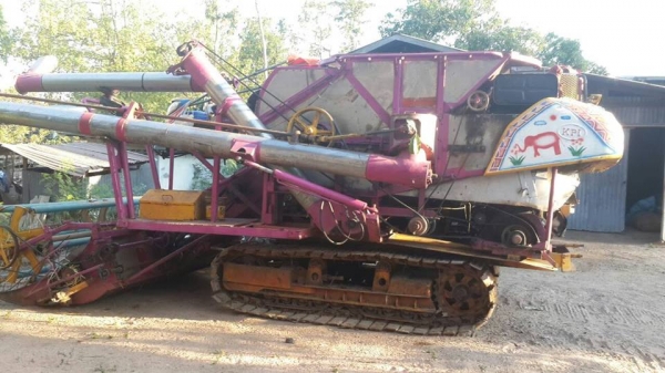 ขายรถเกี่ยวข้าวเกษตรพัฒนา รุ่นซุปเปอร์ไวไฟ 195 ปั๊ม22โซ่เปลี่ยนใหม่ อุ้ม สภาพพร้อมใช้งาน เครื่องดี ตัวเดิน10