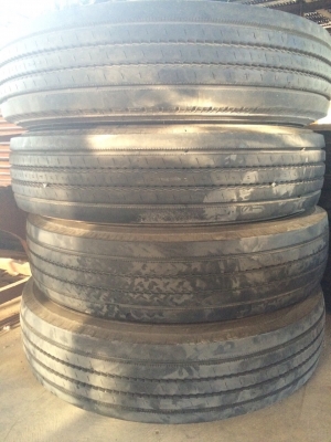 ขายยางจีน ADVANCE ปี14 6เส้น สภาพสวยใช้งานน้อย สนใจติดต่อ 080-6014122