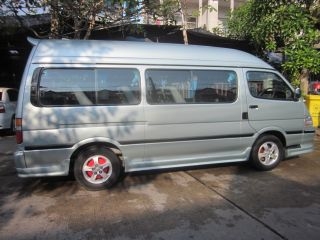 รถตู้ รถตู้