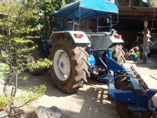 ขายรถไถฟอร์ด 2 เพลา พร้อมใช้งานครับ