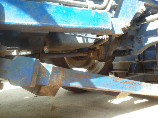 ขายรถไถฟอร์ด 2 เพลา พร้อมใช้งานครับ