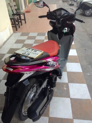 Honda Click 125 i สีชมพูดำ ลายสตีท รถสวยสดใส ประหยัดน้ำมัน Honda Click 125 i สีชมพูดำ ลายสตีท รถสวยสดใส ประหยัดน้ำมัน